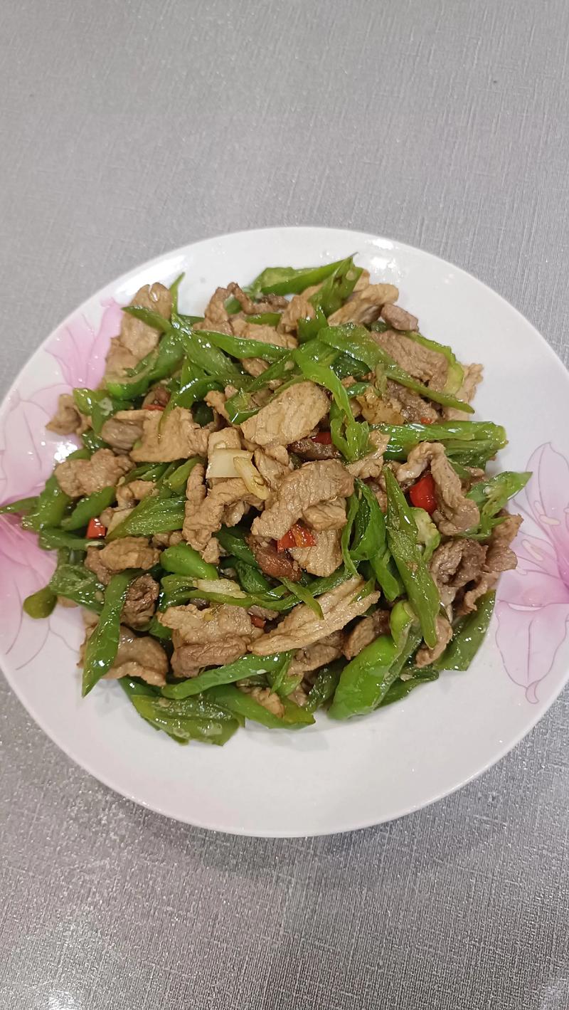 辣椒炒肉家常菜