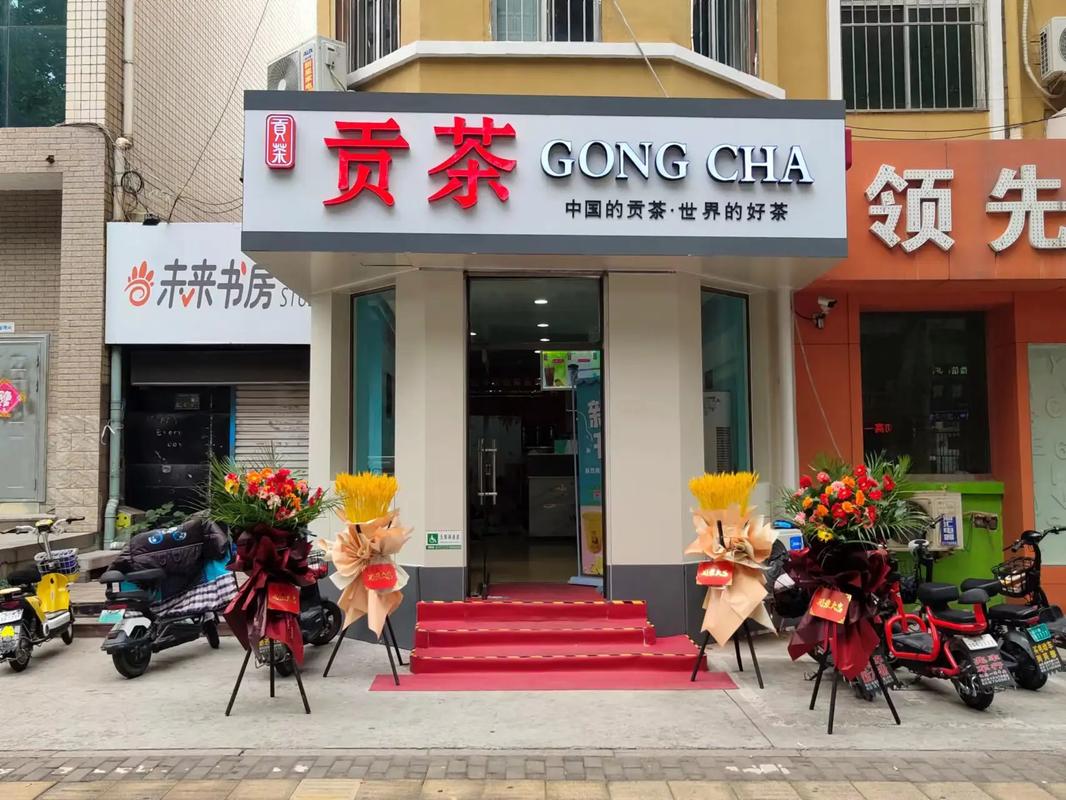 餐饮攻守退三重奏