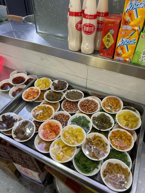 平价中式快餐 堂食 烟火气 社区餐饮 现炒