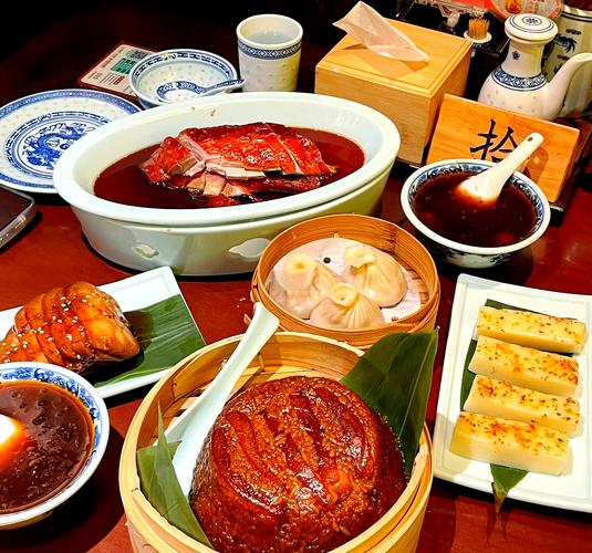 中式传统地方菜摆盘展示