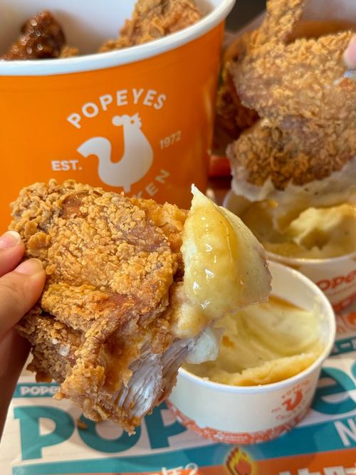 Popeyes现炸炸鸡与外卖保温餐盒